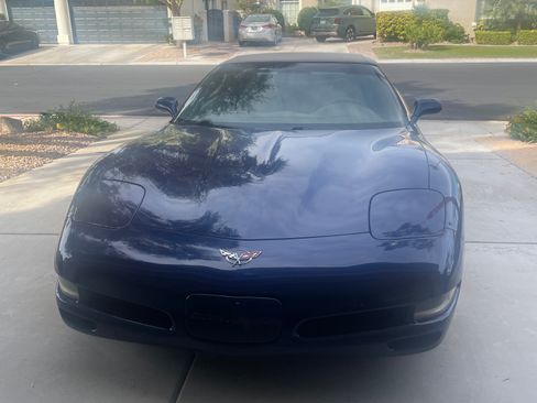Used 2004 Chevrolet Corvette Convertible w/ Preferred Equipment Group RWD image 11
