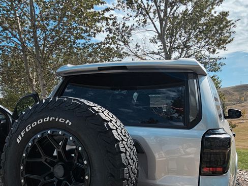 Used 2022 Toyota 4Runner TRD Off-Road Premium image 9