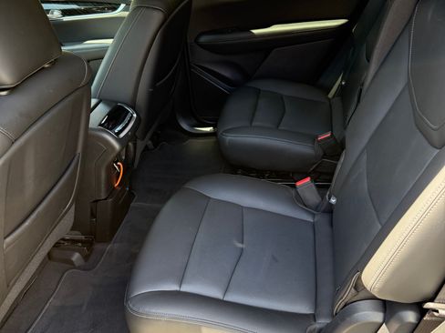 Used 2022 Cadillac XT6 Premium Luxury w/ LPO, Radiant Package AWD/4WD image 9