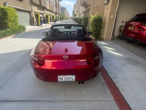 Used 2023 MAZDA MX-5 Miata Grand Touring RWD image 10