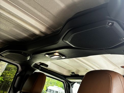 Used 2022 Jeep Gladiator Rubicon w/ LED Lighting Group image 16