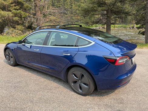 Used 2019 Tesla Model 3 Long Range AWD/4WD image 9