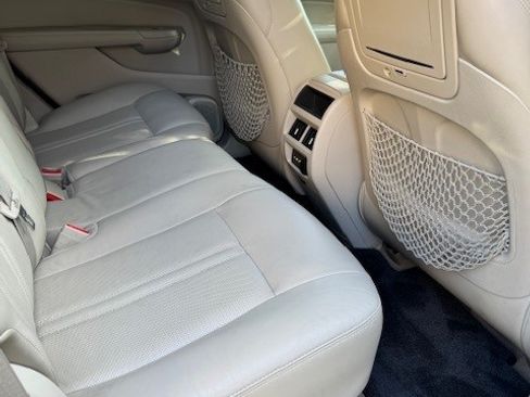 Used 2010 Cadillac SRX Luxury image 17