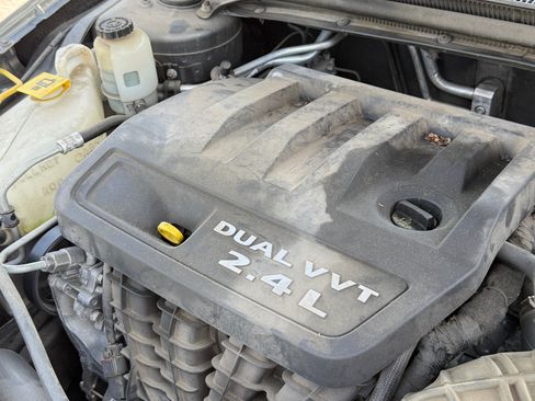 Used 2013 Chrysler 200 Touring FWD image 12
