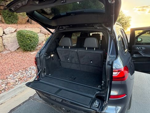 Used 2020 BMW X7 M50i w/ Dynamic Handling Package AWD/4WD image 9