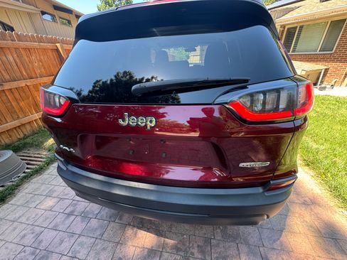 Used 2019 Jeep Cherokee Latitude w/ Cold Weather Group image 14