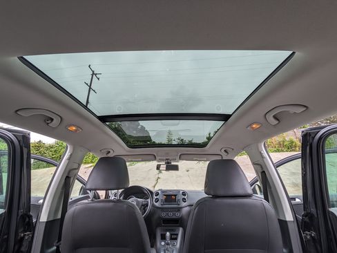 Used 2016 Volkswagen Tiguan SE image 13