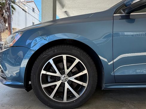 Used 2017 Volkswagen Jetta SE FWD image 9