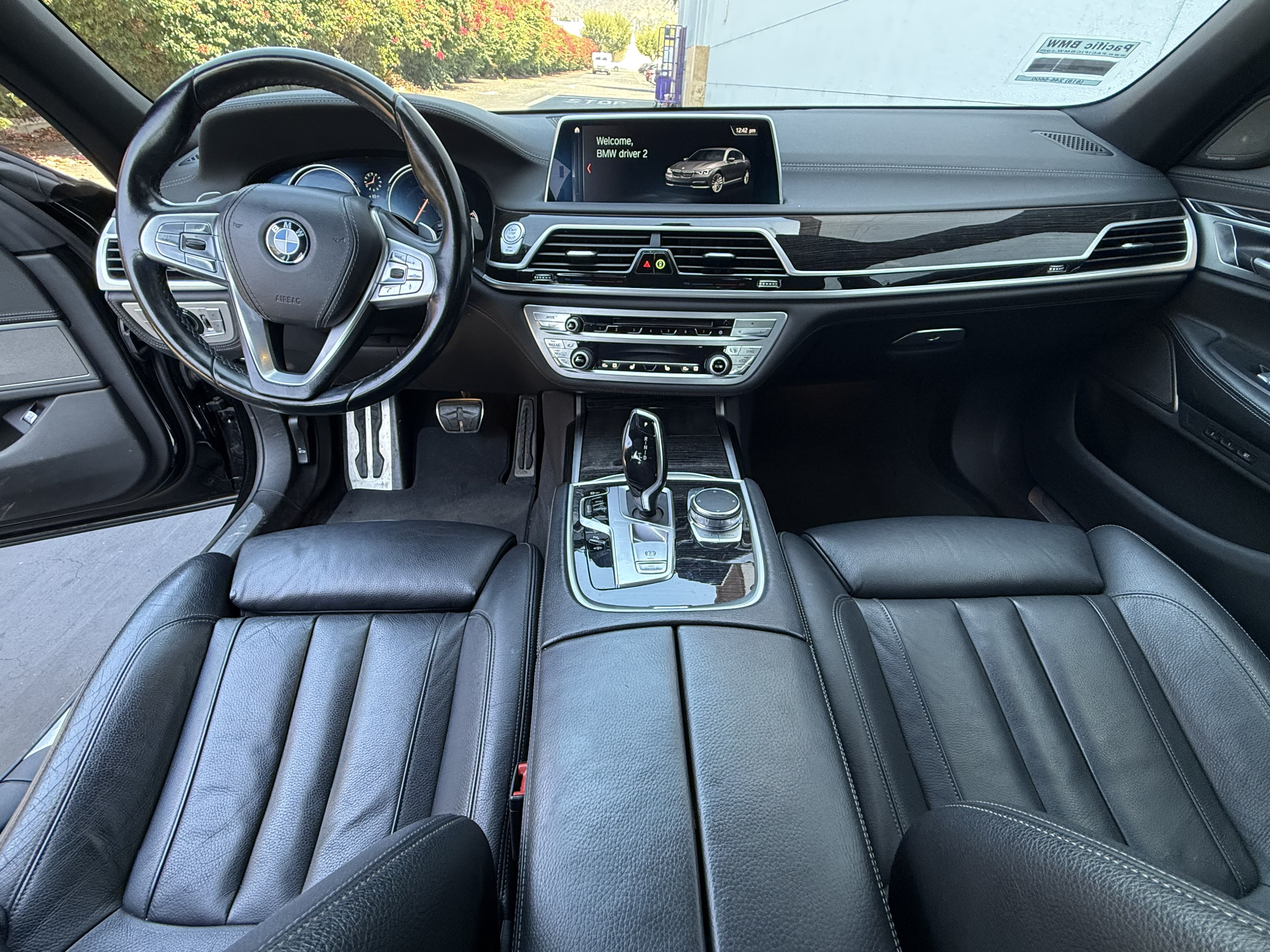 Used 2019 BMW 740i w/ M Sport Package RWD image 5