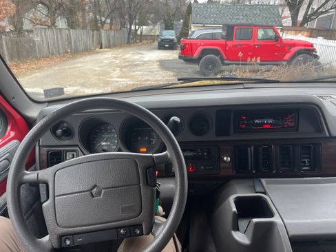 Used 1997 Dodge B3500 image 14