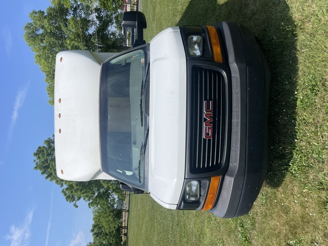 Used 2016 GMC Savana 4500 RWD image 8