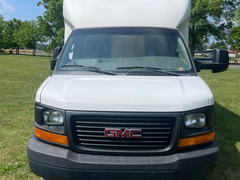 Used 2016 GMC Savana 4500 RWD image 8