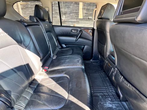 Used 2014 INFINITI QX80 4WD w/ Deluxe Touring Package image 14