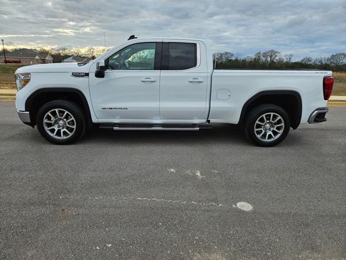 Used 2020 GMC Sierra 1500 SLE w/ SLE Value Package image 6