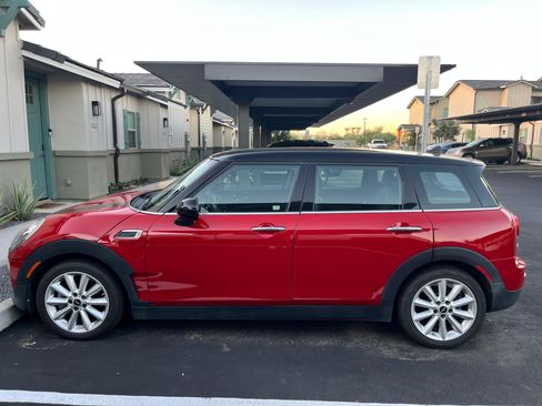 Used 2017 MINI Cooper Clubman image 1