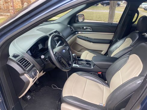 Used 2019 Ford Explorer XLT w/ Equipment Group 201A image 10
