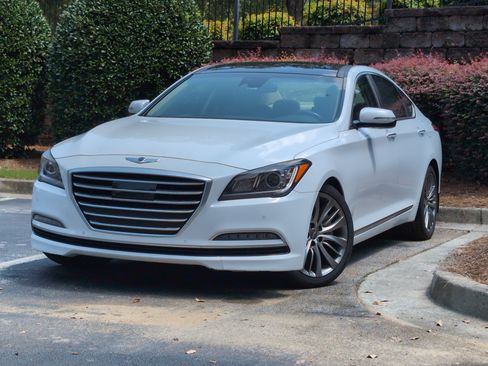 Used 2015 Hyundai Genesis 5.0 image 9