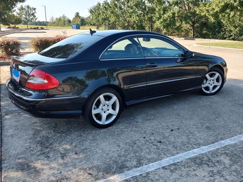 Used 2007 Mercedes-Benz CLK 550 Coupe image 6