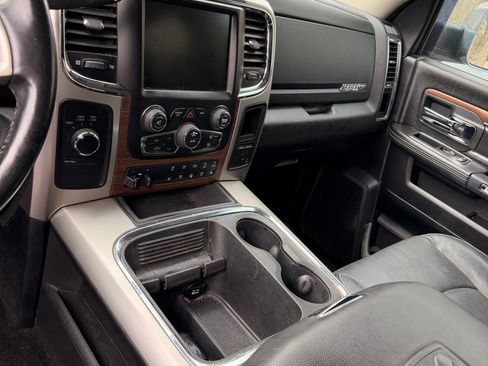 Used 2016 RAM 2500 Laramie w/ Convenience Group image 9