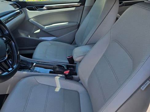 Used 2016 Volkswagen Passat 1.8T SE w/ Lighting Package (P06) image 14