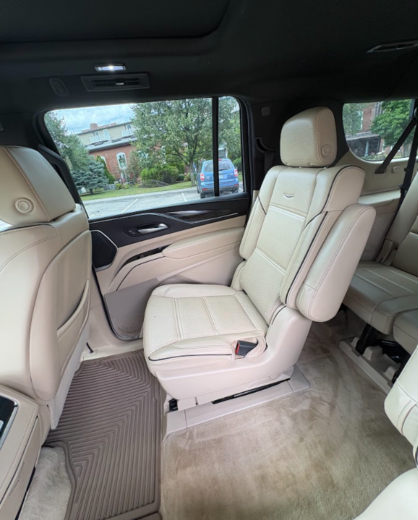 Used 2023 Cadillac Escalade ESV Premium Luxury w/ LPO, Radiant Package AWD/4WD image 15