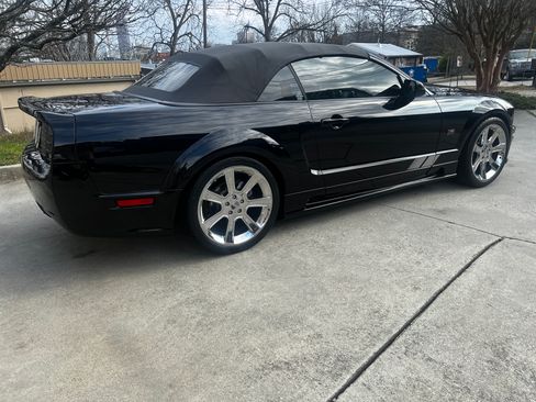 Used 2005 Ford Mustang GT Premium image 23
