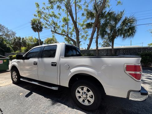 Used 2012 Ford F150 XLT w/ XLT Chrome Pkg image 2