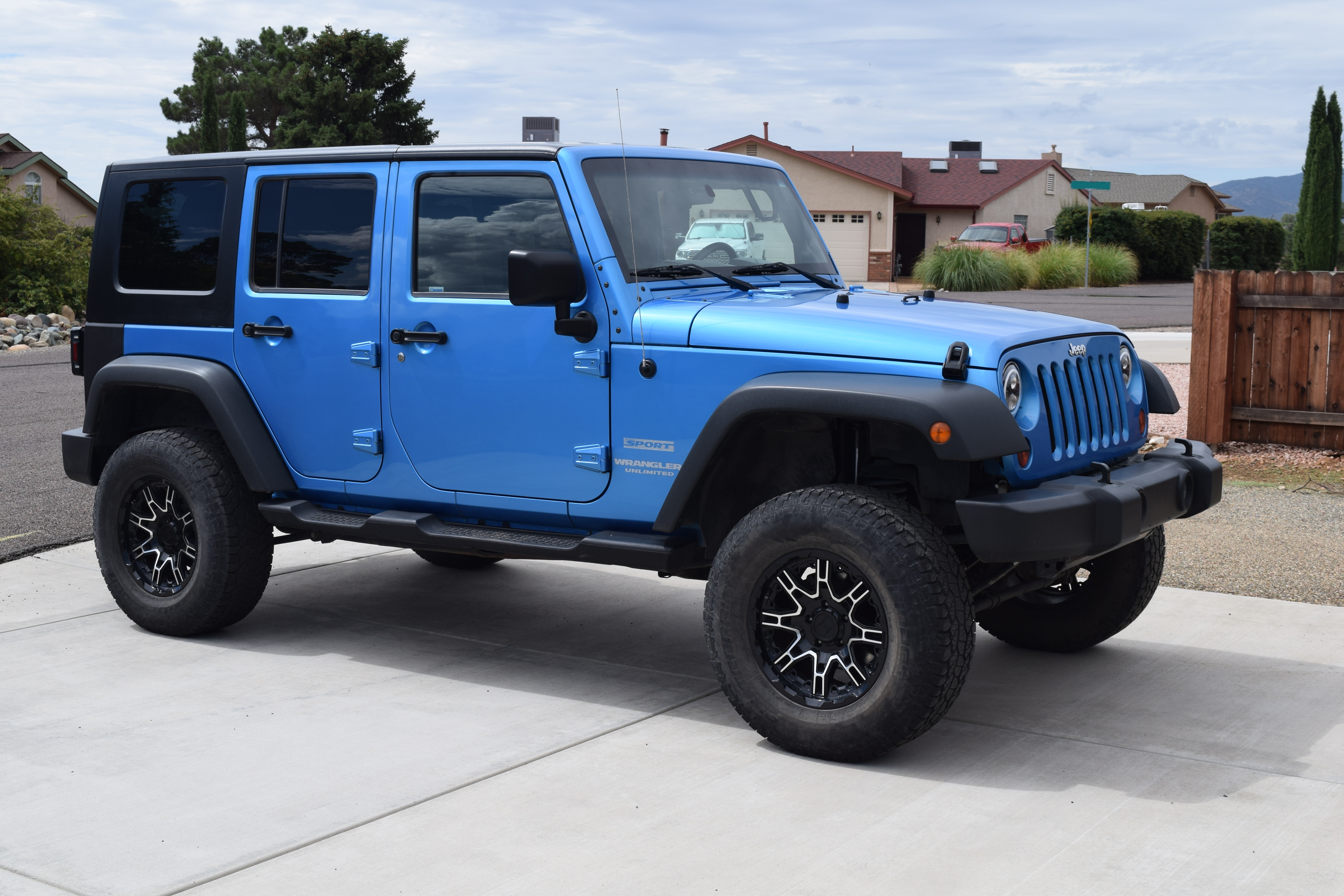 Used 2010 Jeep Wrangler Unlimited Sport AWD/4WD image 11