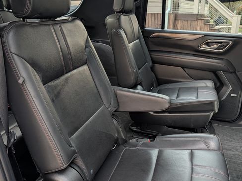 Used 2021 Chevrolet Suburban RST w/ Luxury Package image 17