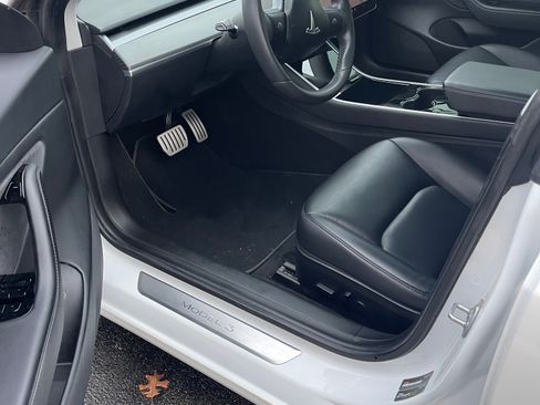 Used 2020 Tesla Model 3 Performance image 14