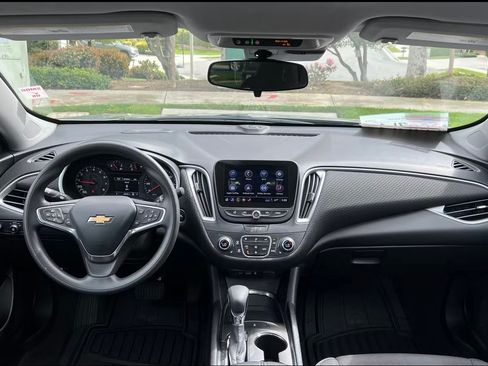 Used 2023 Chevrolet Malibu LT FWD image 9