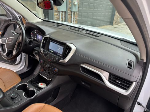 Used 2021 GMC Terrain SLT FWD image 17
