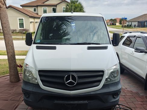 Used 2016 Mercedes-Benz Sprinter 2500 image 5