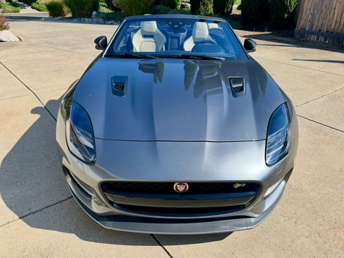 Used 2018 Jaguar F-TYPE R image 2