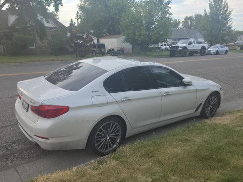 Used 2018 BMW 530e w/ Premium Package 2 RWD image 9