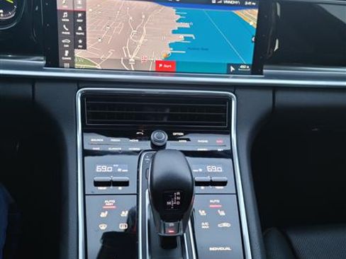Used 2018 Porsche Panamera 4 image 11
