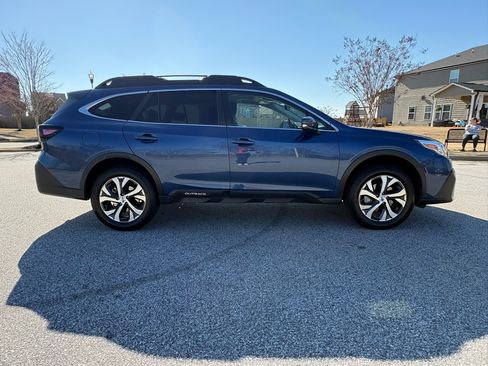 Used 2022 Subaru Outback Limited XT image 5
