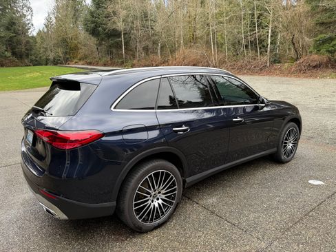 Used 2024 Mercedes-Benz GLC 300 4MATIC image 6