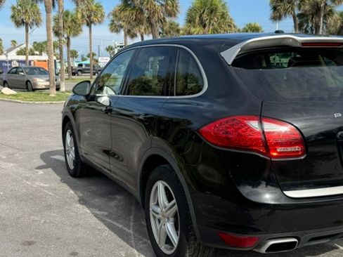 Used 2014 Porsche Cayenne AWD/4WD image 5