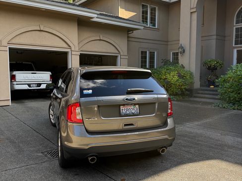 Used 2014 Ford Edge SEL w/ Equipment Group 204A image 9