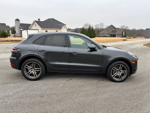 Used 2020 Porsche Macan image 6