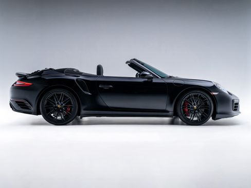 Used 2017 Porsche 911 4 Cabriolet AWD/4WD image 6