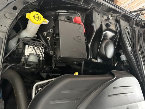 Used 2019 Dodge Challenger SXT RWD image 9