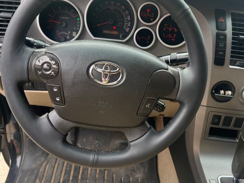 Used 2011 Toyota Tundra 2WD Double Cab w/ SR5 Pkg image 16