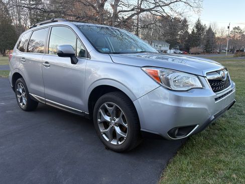 Used 2016 Subaru Forester 2.5i Touring w/ Eyesight & Navigation System image 6
