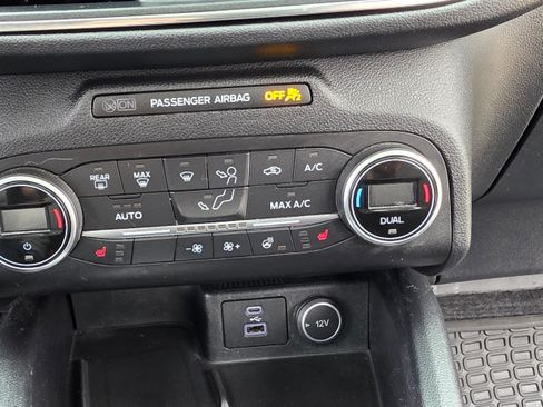 Used 2020 Ford Escape Titanium w/ Titanium Premium Package 2.0 image 23