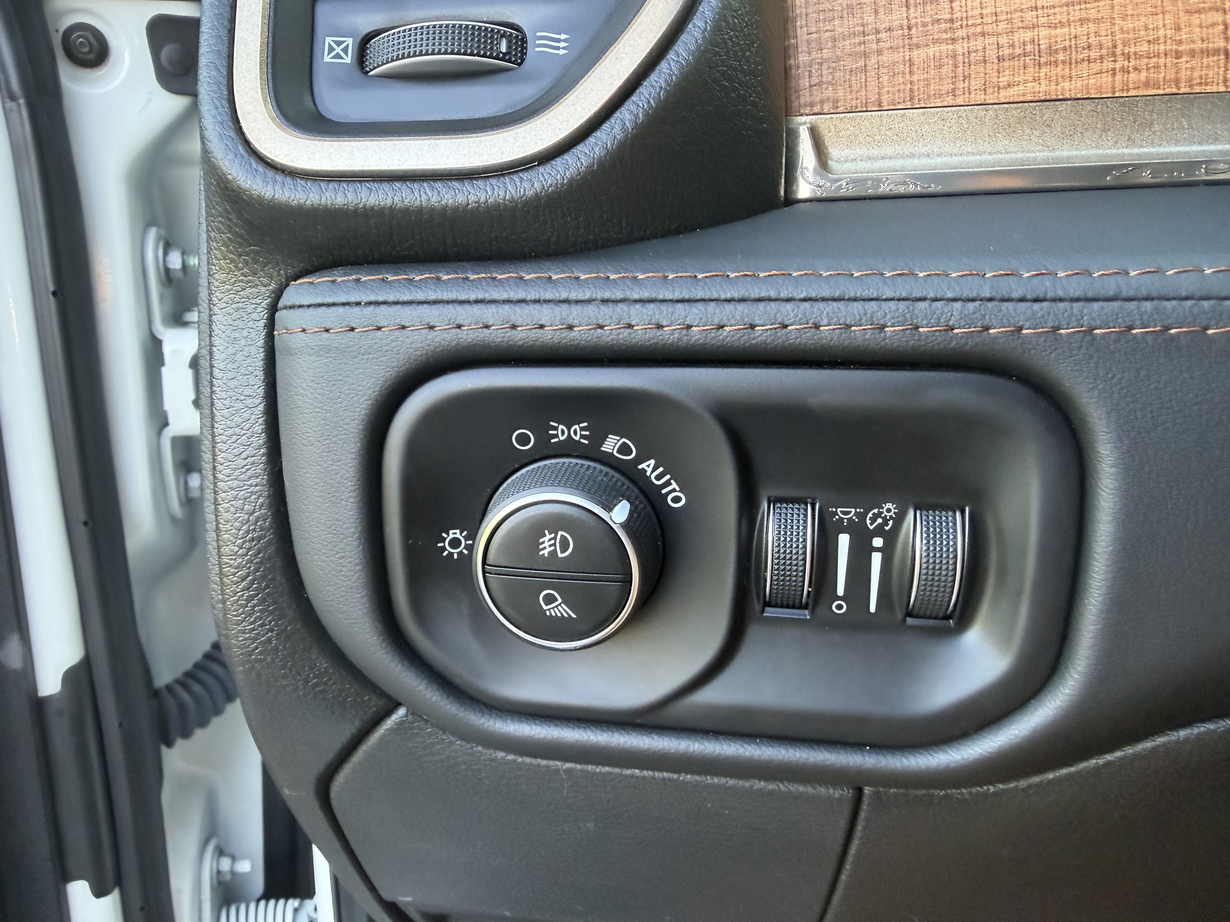 Used 2024 RAM 3500 Limited w/ Safety Group AWD/4WD image 5