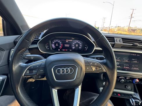 Used 2020 Audi Q3 2.0T Premium w/ Convenience Package image 16