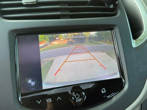 Used 2015 Chevrolet Trax LTZ FWD image 12