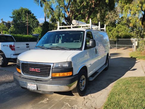 Used 2014 GMC Savana 2500 image 1